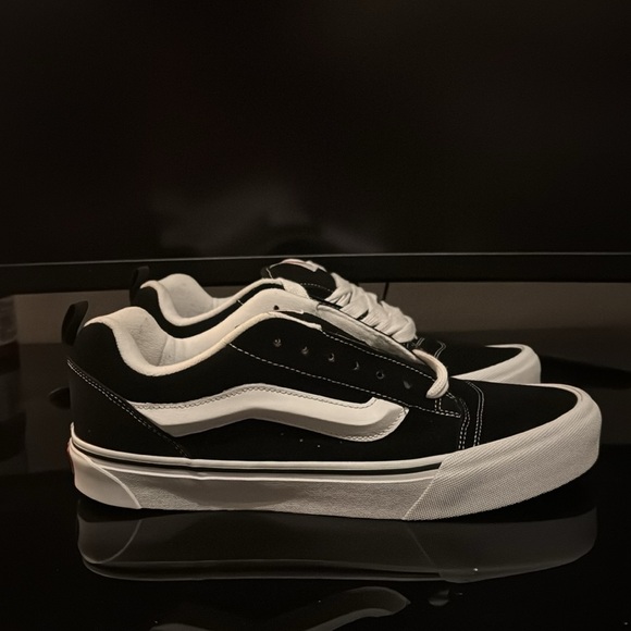 Vans Knu School - Picture 3 of 6